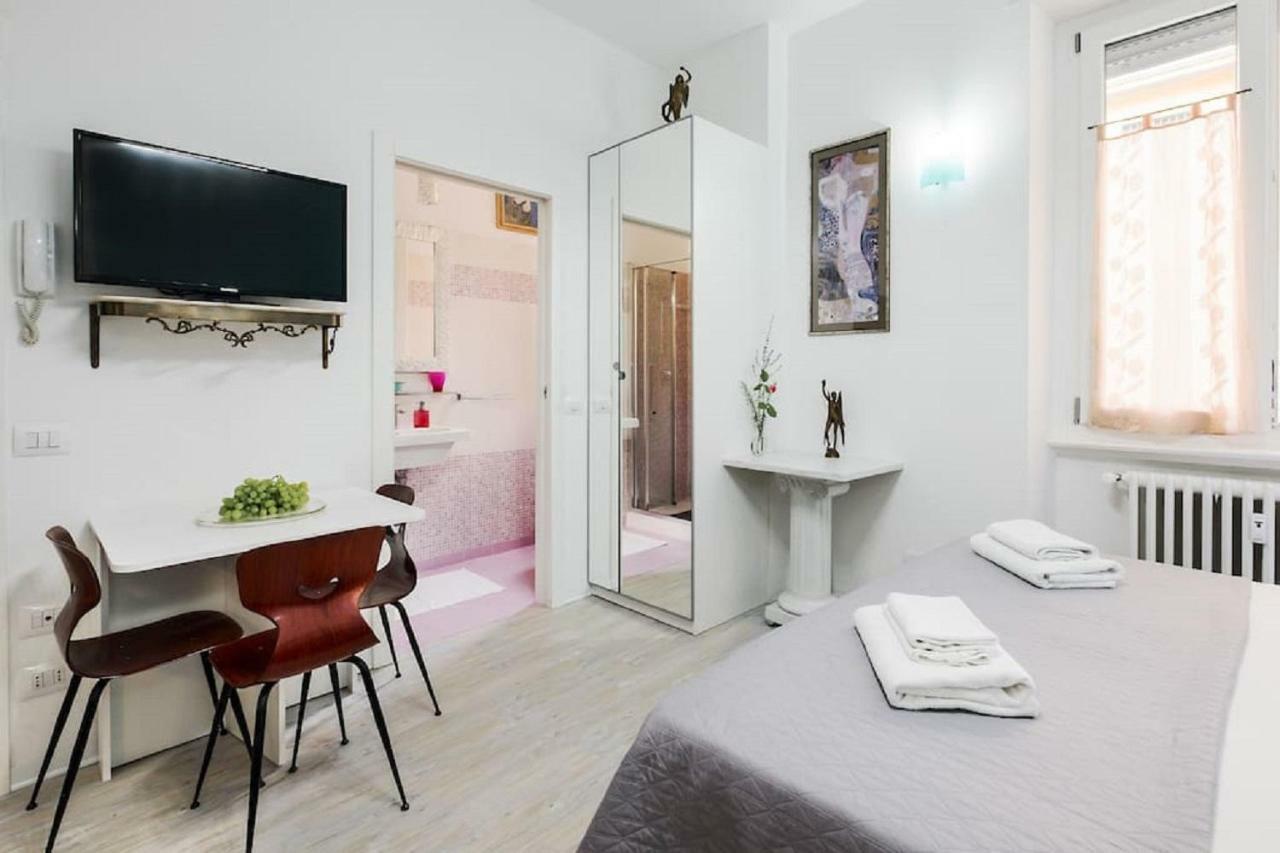 ℒovely&ℰlegant Studio next to Duomo/Missori Milano Eksteriør billede